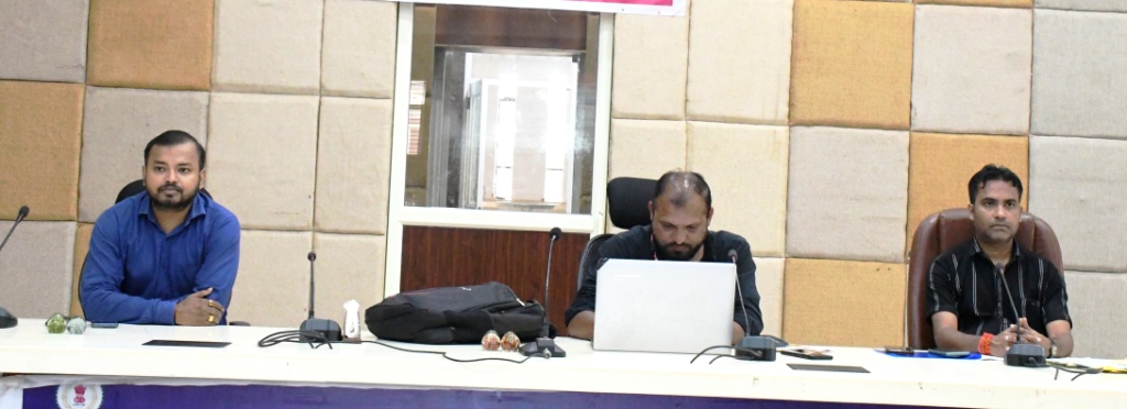 आधार ऑपरेटरों का एक दिवसीय प्रशिक्षण संपन्न.