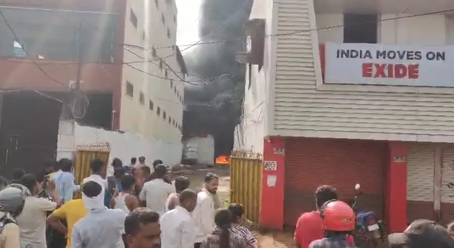 रायपुर में फैक्ट्री का हाहाकार: बैटरी फैक्ट्री में आग, स्टील फैक्ट्री में खौफनाक हादसा – 6 की मौत, कई गंभीर घायल!