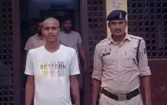 ब्लैकमेल और दुष्कर्म का सनसनीखेज मामला: व्हाट्सएप से नंबर निकाल युवती को फंसाया, आरोपी गिरफ्तार