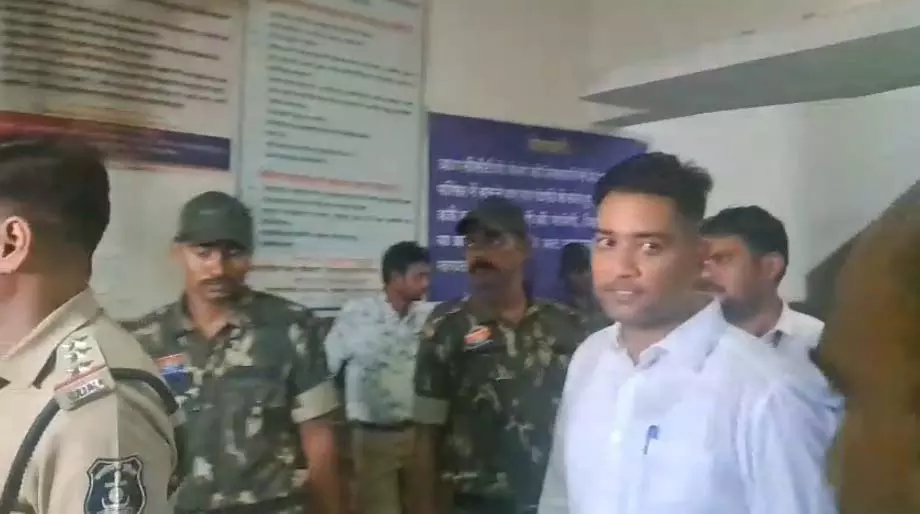 आबकारी घोटाले में नया मोड़: चैतन्य बघेल को कोर्ट में पेश, अब EOW की गिरफ्त में… आगे क्या होगा?