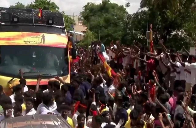 तमिलनाडु: एक्टर विजय की रैली में बड़ा हादसा, भगदड़ मचने से 36 लोगों की मौत, कई घायल