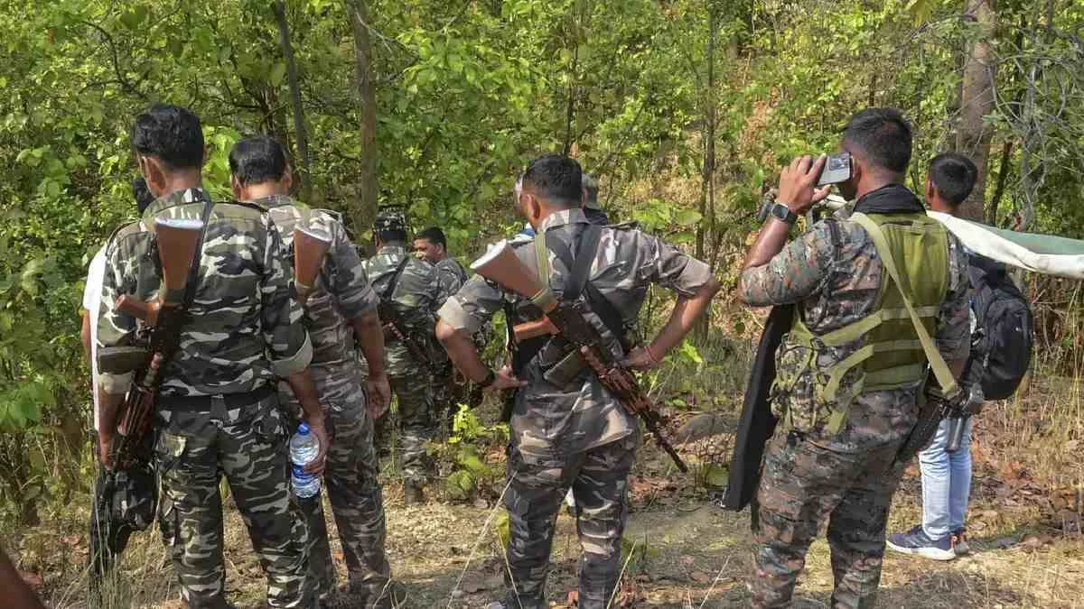 कांकेर में सुरक्षाबलों की बड़ी कामयाबी: महिला समेत 14 लाख के इनामी 3 नक्सली ढेर