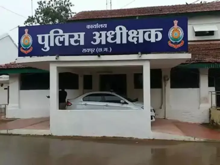क्राइम ब्रांच पर गंभीर आरोप — चेकिंग के दौरान कारोबारी की कार से 2 लाख रुपये चोरी, आरक्षक निलंबित!