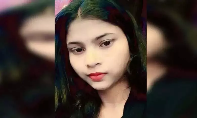 फंदे पर लटकी ‘चांदनी’: पुलिसकर्मी के घर से मिली नाबालिग की लाश ने खड़ा किया खौफनाक सवाल