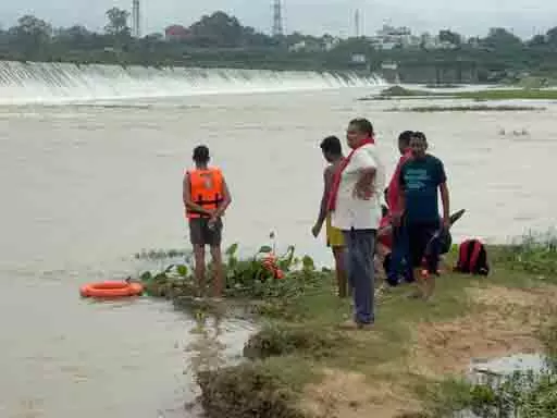 कोरबा डैम में बहने से युवक लापता, भाई को बचाने में जान पर खेली