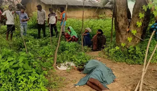 डामर प्लांट के पास खून से लथपथ लाश, सिर पर चोट के निशान… हत्या की गुत्थी सुलझाने में जुटी पुलिस