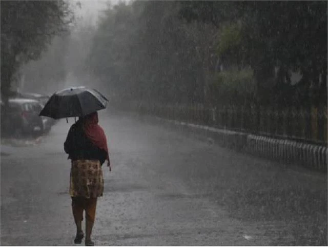 IMD Rain Alert: बंद हो सकते हैं स्कूल, बिजली भी कट सकती है! इन जगहों के लिए IMD ने जारी किया भारी बारिश का अलर्ट
