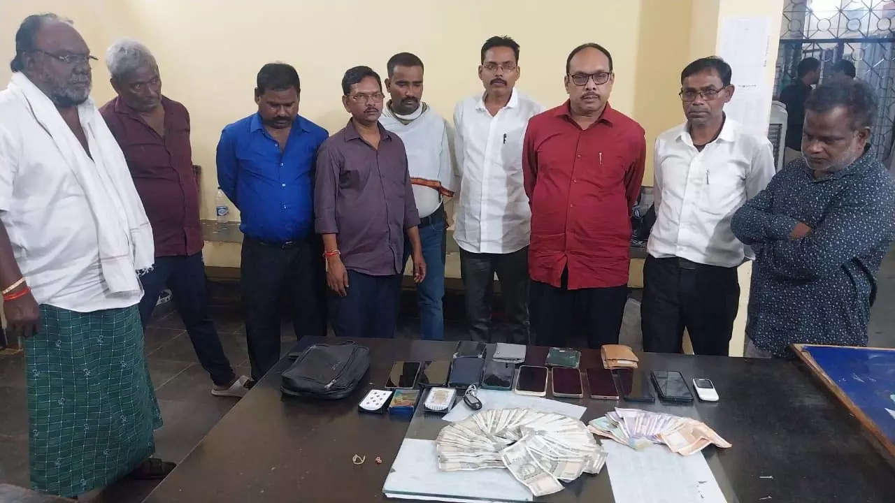 कोटा पुलिस का अवैध जुआ-सट्टा खात्मे के लिए बड़ा अभियान: 9 गिरफ्तार, लाखों रुपये और कारें जब्त