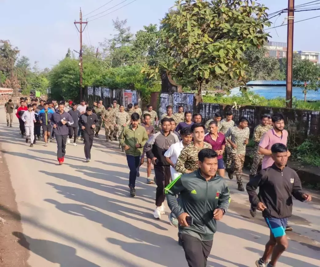 जगदलपुर में CRPF जवानों ने लगाई फिट इंडिया फ्रीडम रन, एक भारत श्रेष्ठ भारत का संदेश
