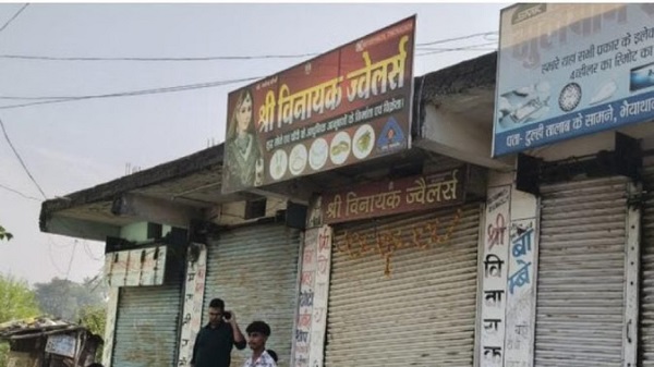 सूरजपुर में ज्वेलरी शॉप में चोरी, 5 लाख से अधिक के गहने पार
