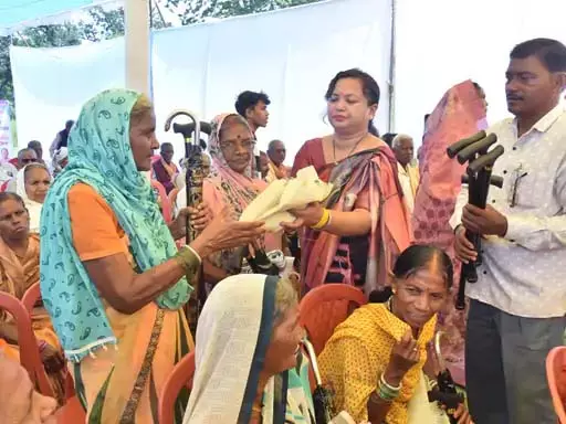 केंद्रीय मंत्रालय के अधिकारी मनीष ठाकुर ने मोहला-मानपुर का दौरा, ग्राम सभा में लिया विकास कार्यों का जायजा