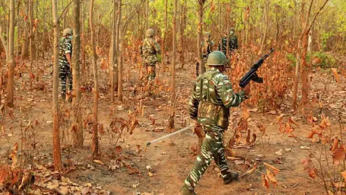 बीजापुर के जंगल में IED ब्लास्ट, कोबरा बटालियन का जवान घायल
