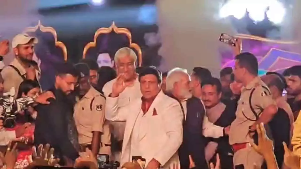 अंबिकापुर: गोविंदा के ठुमकों ने मचाई अफरा-तफरी! गरबा महोत्सव में बेकाबू भीड़, बच्ची और महिलाएं घायल