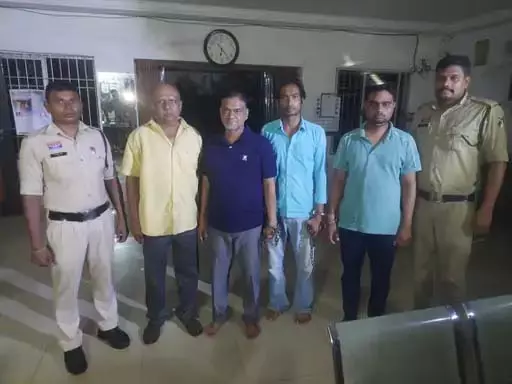 दुर्ग में नौकरी का झांसा: नेता समेत 4 फ्रॉड गिरफ्तार, 22 लाख की ठगी का खुलासा