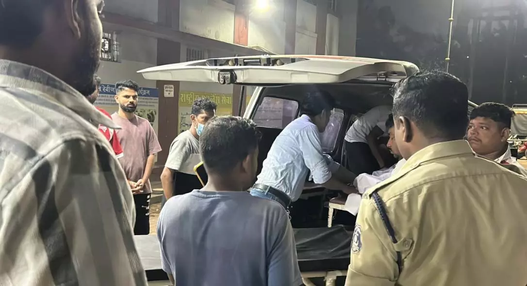 कलेक्ट्रेट के सामने मौत की टक्कर! तेज रफ्तार ट्रक ने एक्टिवा को रौंदा, मौके पर दो की दर्दनाक मौत!