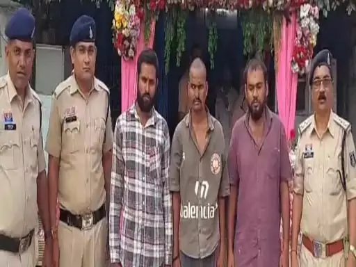 आधी रात की घेराबंदी! दुर्ग में चाकूबाजों का गैंग धराया — तीन थानों की पुलिस की संयुक्त कार्रवाई