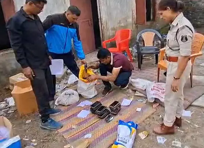 दिवाली की रात बेमेतरा में पुलिस की बड़ी कार्रवाई: 200 से अधिक जुआरी गिरफ्तार