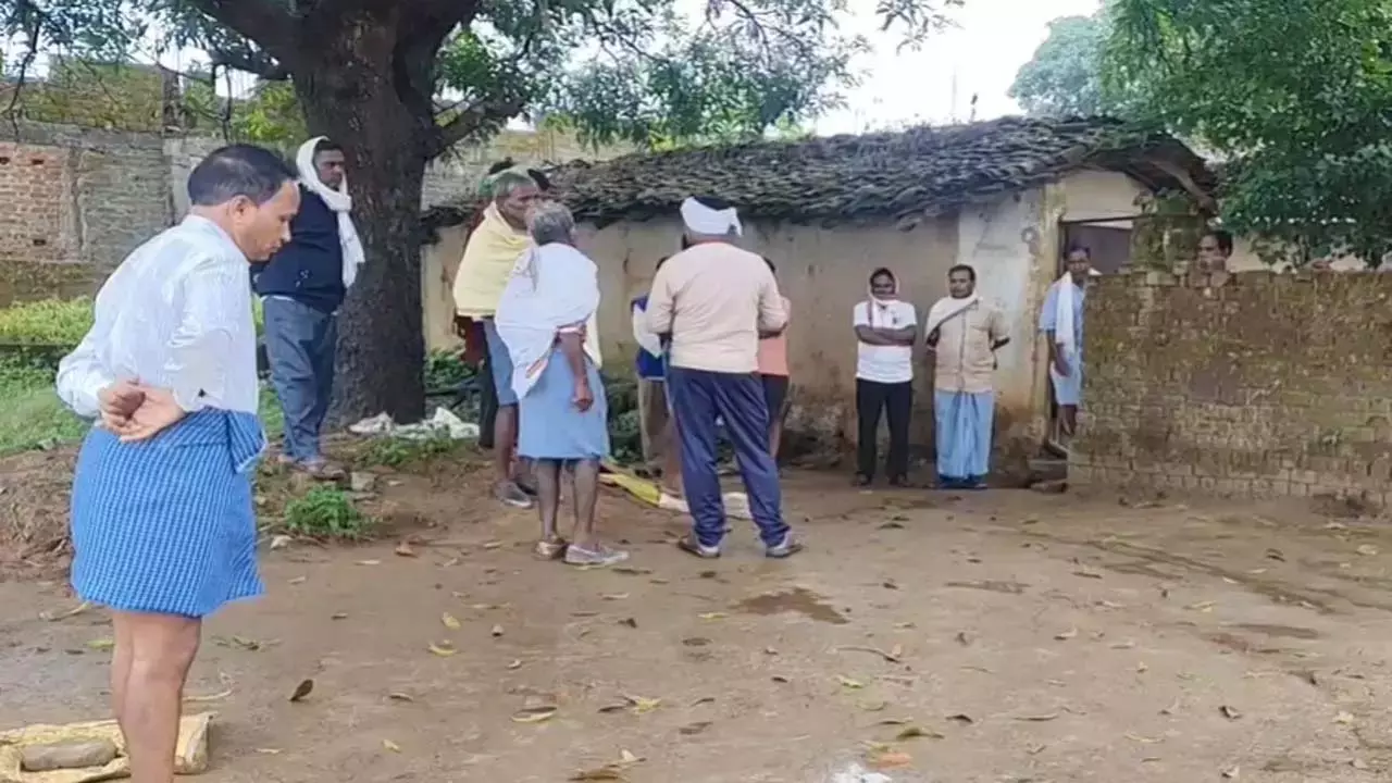 जशपुर में जमीन विवाद पर खूनी संघर्ष, टांगी से वार कर दो की हत्या