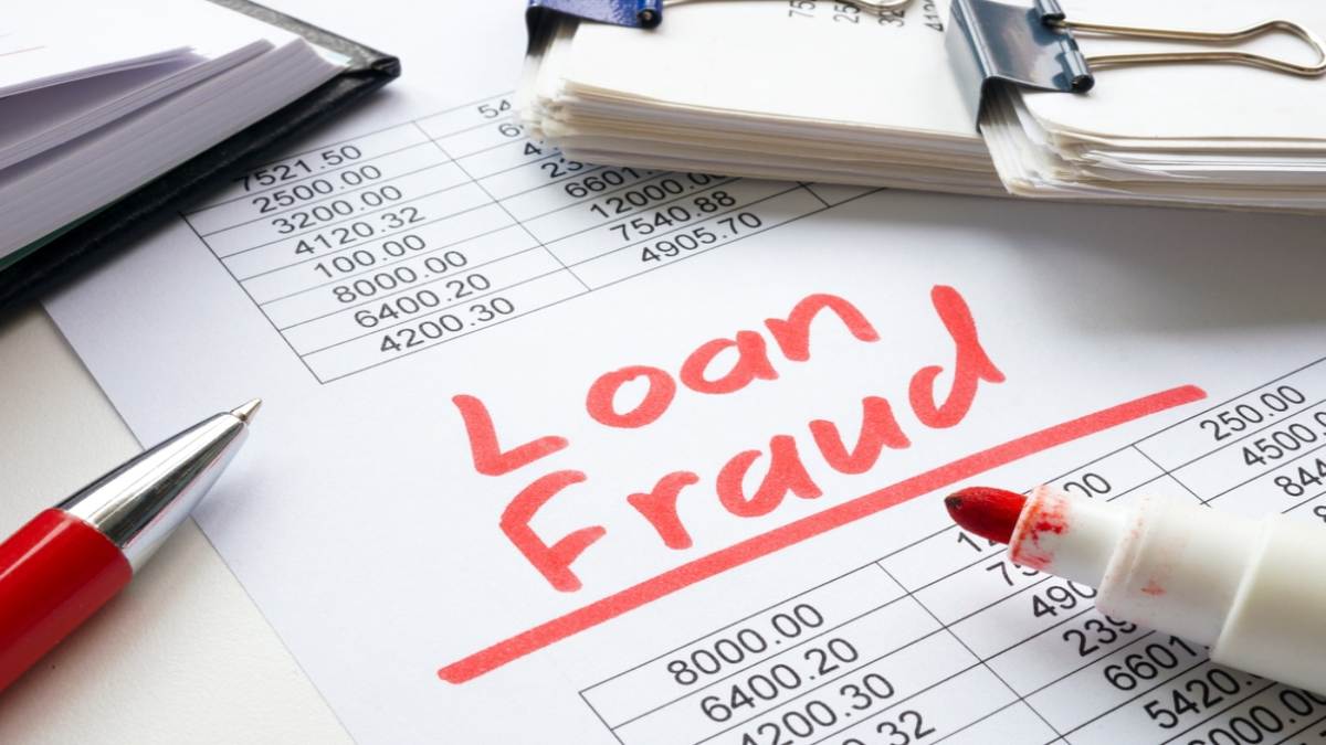 CG LOAN FRAUD: सरकारी कर्मचारियों से 300 करोड़ का लोन घोटाला! डेढ़ महीने की जांच में नहीं मिला पैसों का सुराग, बैंकों पर भी सांठ–गांठ का आरोप
