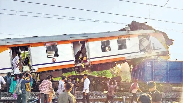 बिलासपुर : ट्रेन हादसे के लिए चालक दल जिम्मेदार’, अब ड्राइवर के डिब्बे में भी लगेगा CCTV
