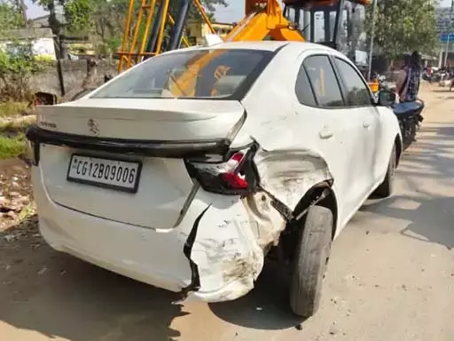 कोरबा में डॉक्टर की कार ने ऑटो को मारी टक्कर, तिराहा चौक पर मचा हड़कंप