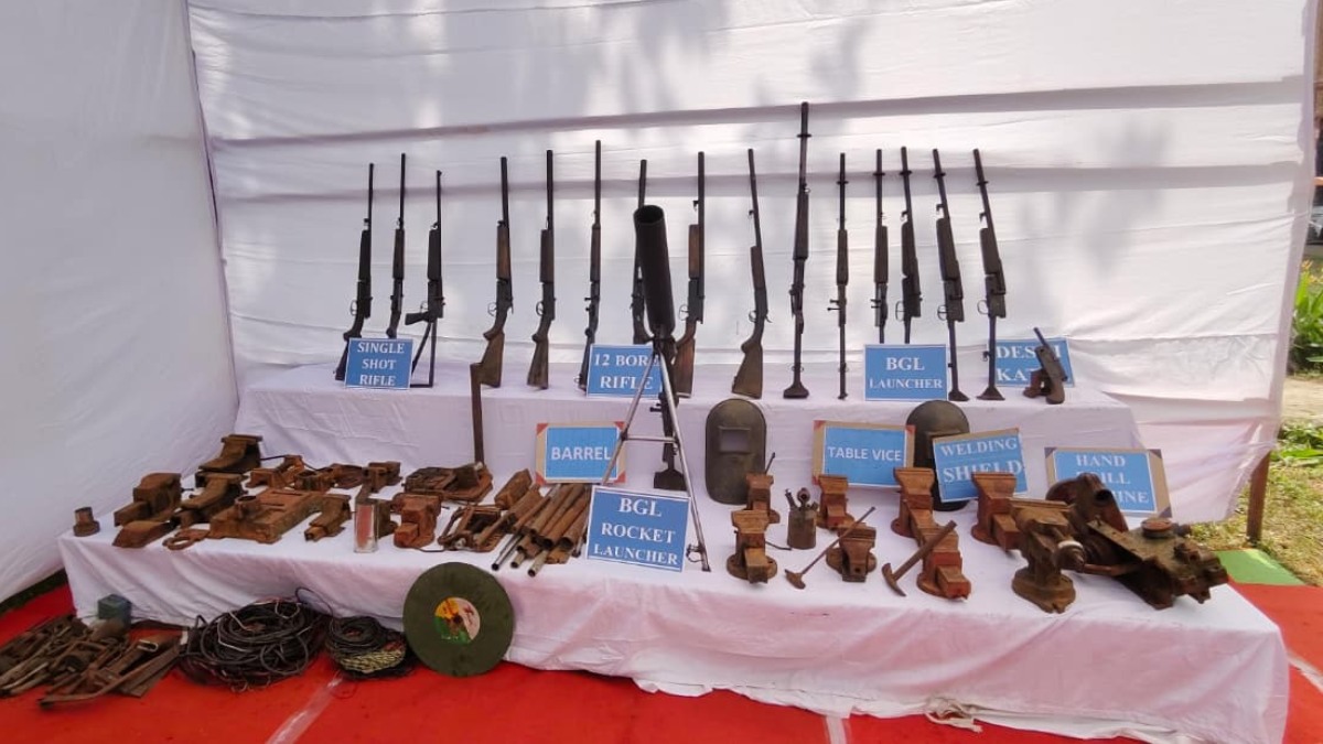 सुकमा: सुरक्षाबलों की बड़ी कामयाबी, नक्सलियों की ऑर्डिनेंस फैक्ट्री ध्वस्त, 17 रायफल समेत हथियार बरामद