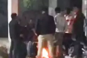 अलाव के पास सो गए बुजुर्ग, जिंदा जलकर मौत