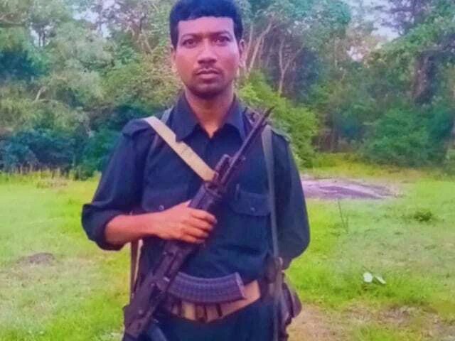AK-47 लेकर घूमता था हिडमा! लेकिन सवाल ये – सेना के इस्तेमाल वाले इतने घातक हथियार नक्सलियों के पास कैसे ? पढ़ें अंदर की पूरी कहानी
