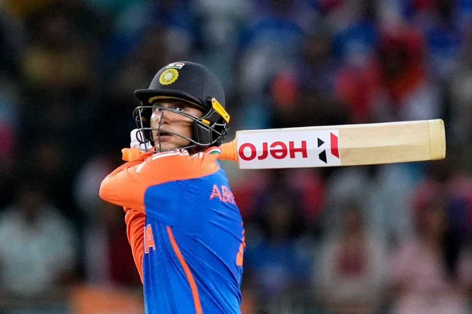 IND vs AUS: अभिषेक शर्मा ने बनाया छक्का लगाने का वर्ल्ड रिकॉर्ड, बतौर ओपनर दुनिया के पहले बल्लेबाज बने