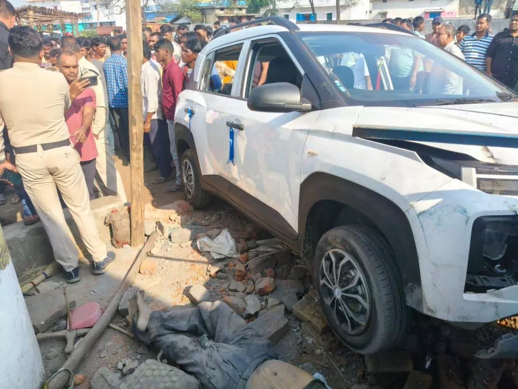 रायपुर: पान ठेले वाले को कार ने कुचला, अस्पताल में मौत