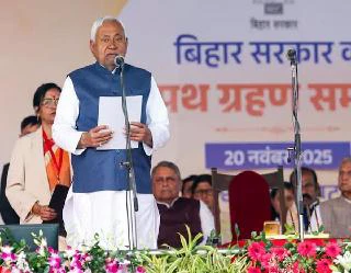 नीतीश कुमार ने 10वीं बार लिया बिहार के मुख्यमंत्री का शपथ, नई सरकार का भव्य आगाज़