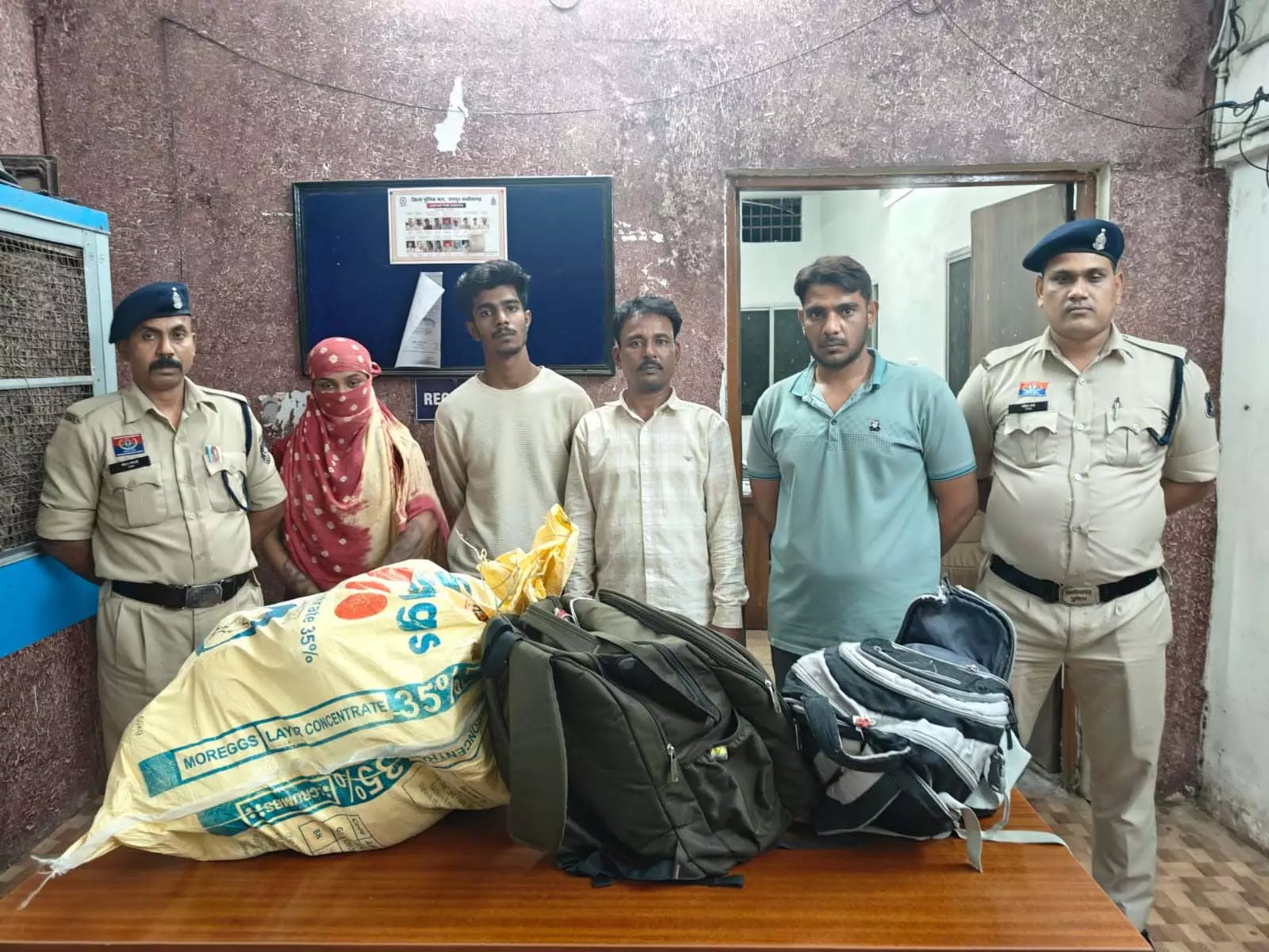 ऑपरेशन निश्चय की बड़ी सफलता, गांजा तस्करी में हिस्ट्रीशीटर समेत 4 आरोपी गिरफ्तार