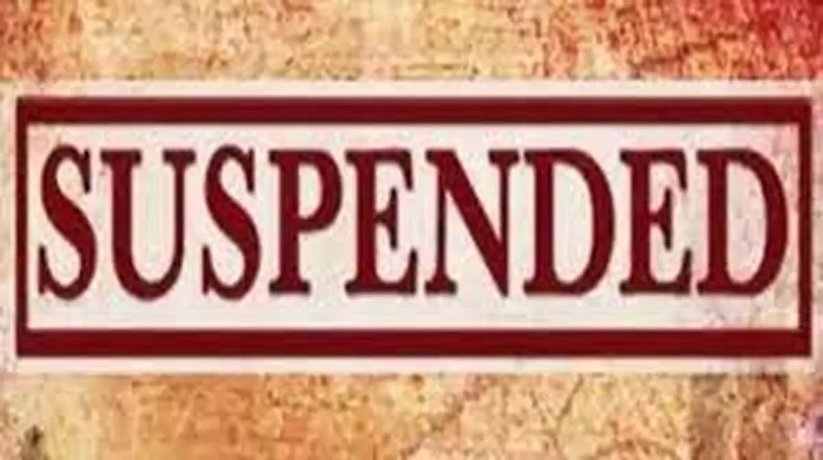 ट्रांसफर आदेश की अवहेलना करने वाला पटवारी सस्पेंड