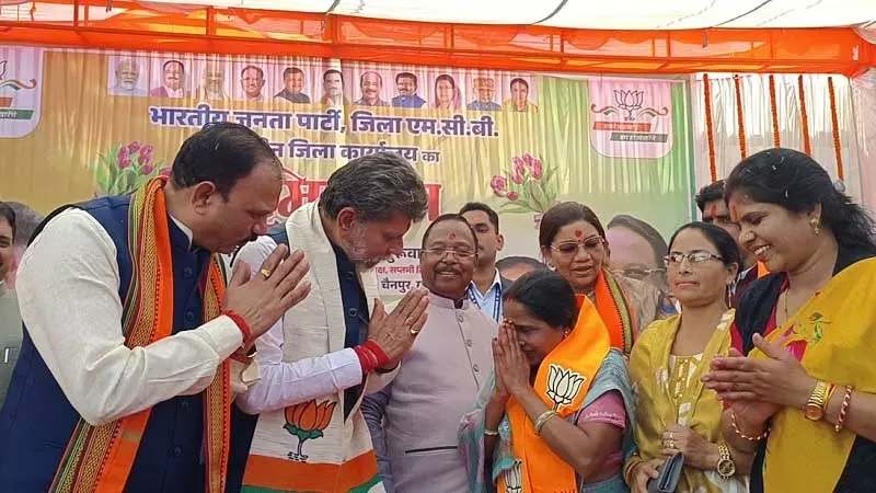 झगराखांड नगर पंचायत अध्यक्ष रीमा यादव BJP में शामिल, क्षेत्रीय राजनीति में बनेगी नई रणनीति