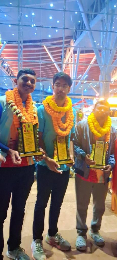 छत्तीसगढ़ के तीन युवाओं ने बनाया कीर्तिमान, 16 दिन में पूरी की कश्मीर से कन्याकुमारी तक 4,000 KM की साइकिल यात्रा