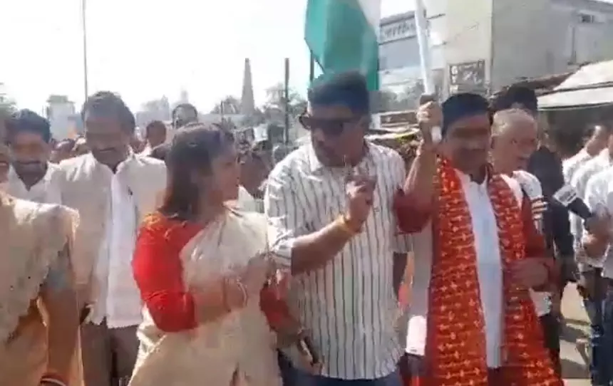 “यूनिटी मार्च” में फूट! केंद्रीय मंत्री के सामने भिड़े दो बड़े BJP नेता — बीच सड़क पर ‘फर्स्ट लाइन’ को लेकर जमकर नोंकझोंक