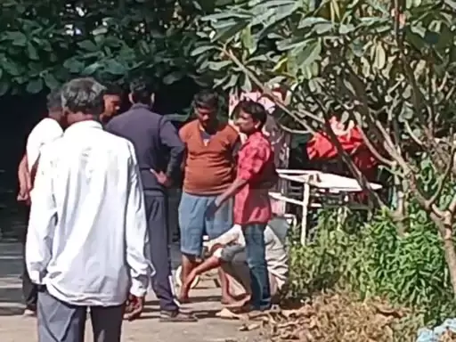 पिकअप पलटने से एक मजदूर की मौत, 4 की हालत गंभीर