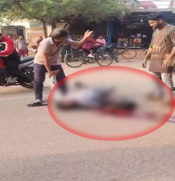 भिलाई में पल्सर सवार युवक की ट्रैक्टर से टक्कर में दर्दनाक मौत भिलाई में पल्सर सवार युवक की ट्रैक्टर से टक्कर में दर्दनाक मौत