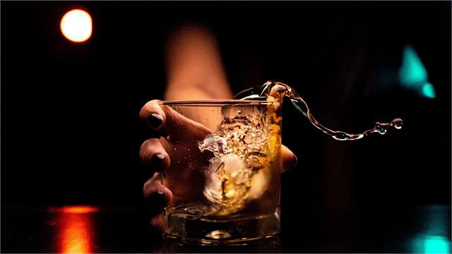 शराब शौकीनों के लिए बेशकीमती खबर….इस राज्य में मिल रही सस्ती शराब…500 की ब्रांडेड शराब अब सिर्फ 100 में…