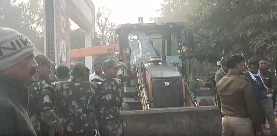 रायपुर में चौपाटी हटाने को लेकर हंगामा, पुलिस बल तैनात