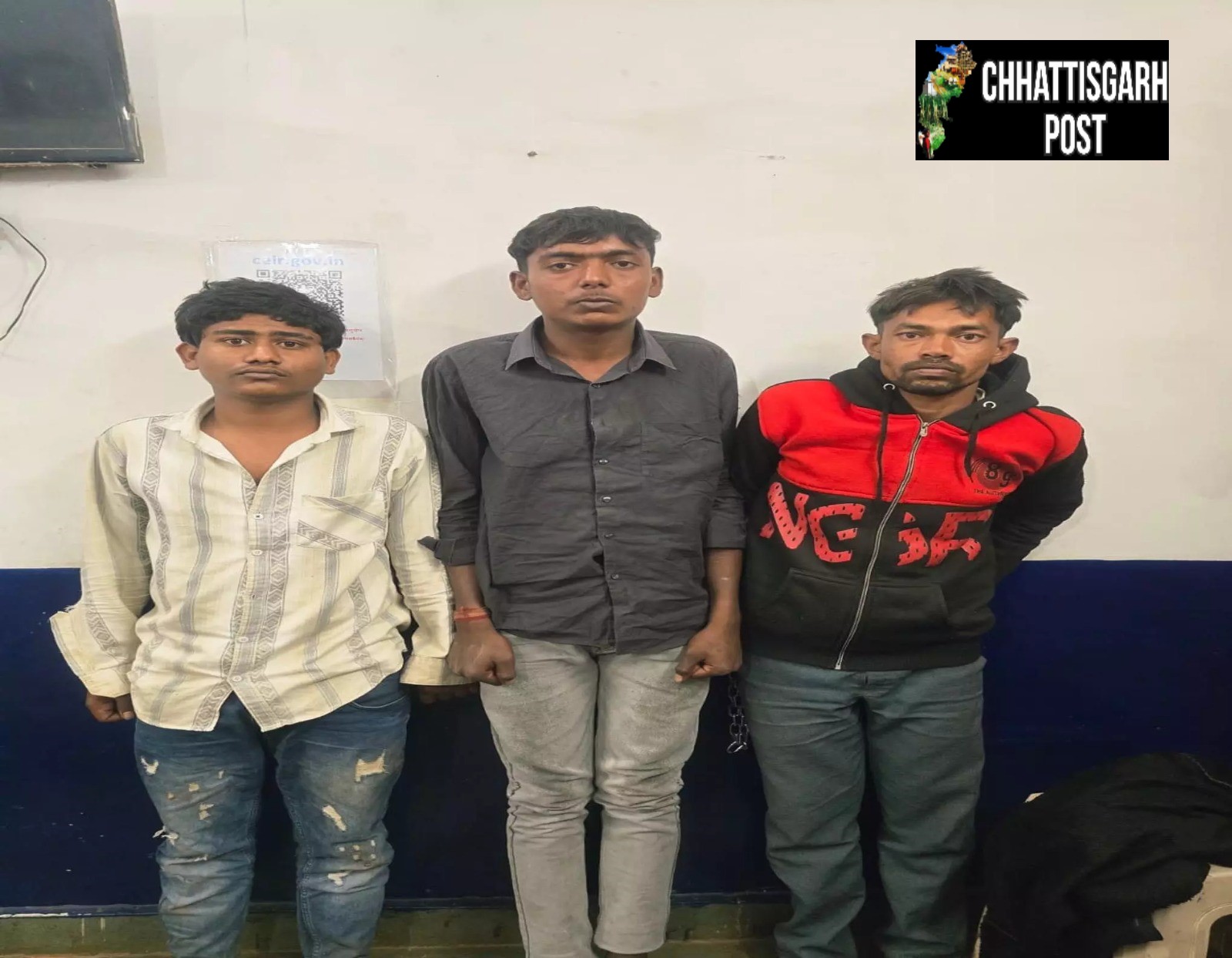 रायपुर पुलिस ने हत्या व लूट के 4 आरोपियों को किया गिरफ्तार, दो घटनाओं में बरामद हुई मोटरसाइकिल और हथियार