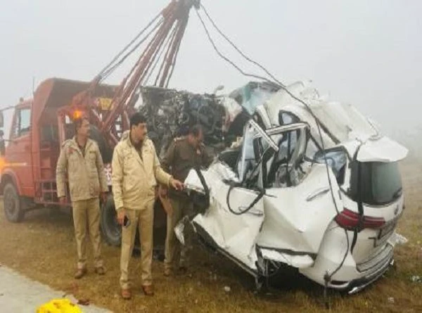 उत्तर प्रदेश में मंगल के दिन भारी सड़क हादसे, 31 की मौत