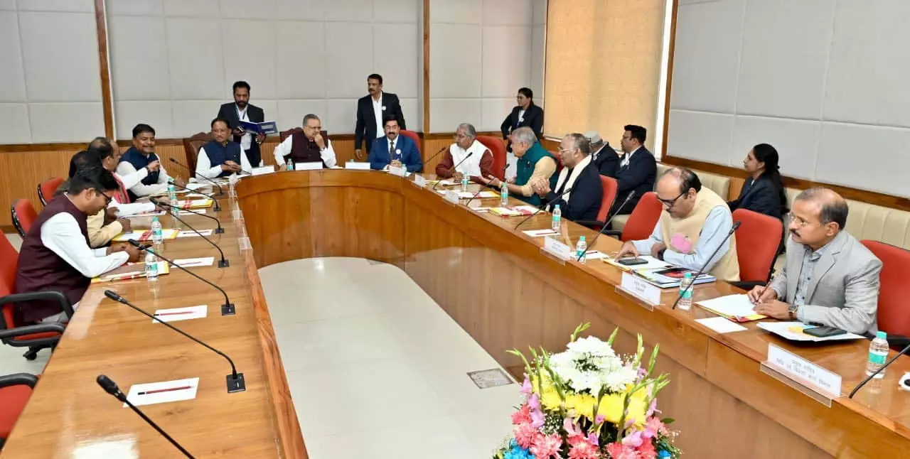 शीतकालीन सत्र से पहले बंद कमरे में बड़ी बैठक! डॉ. रमन सिंह की अध्यक्षता में क्या तय हुआ?