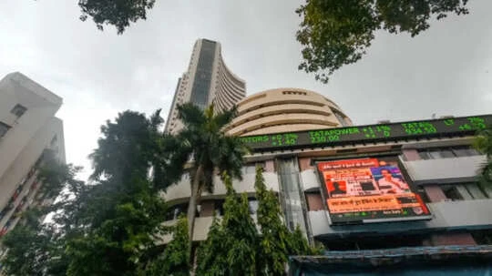 Share Market Today: आखिर रातों-रात क्या हुआ? 6 बड़े कारणों से सेंसेक्स ने लगाई जोरदार छलांग, निफ्टी भी हुआ रॉकेट की तरह रफ्तार में!