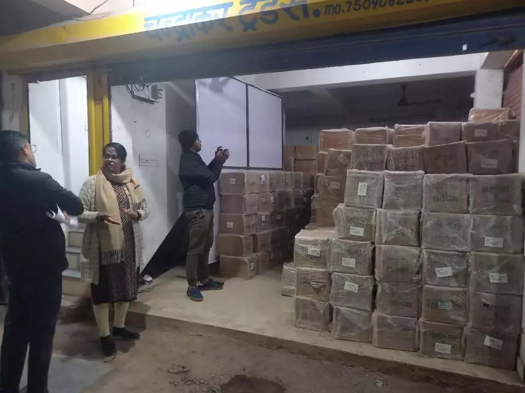 CG BREAKING: किसानों के साथ बड़ा धोखा! जैव प्रेरक के अवैध कारोबार का भंडाफोड़, 2.84 करोड़ का माल जब्त