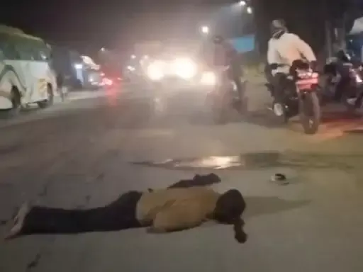 बस की टक्कर से जगदलपुर में 2 युवकों की मौत