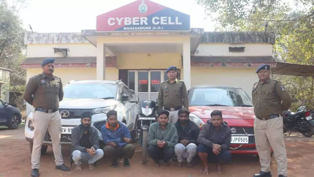रिश्तों का खून… घर ही बना वारदात का अड्डा! अपने ही चाचा और बहन के ससुराल को लूटने वाला मास्टरमाइंड बेनकाब, महासमुंद में 93 लाख की बरामदगी से हड़कंप
