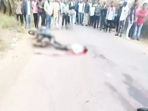 शादी के 4 महीने बाद उजड़ा घर! फूफा संग ससुराल से लौट रहे युवक को ट्रक ने कुचला, दोनों की मौके पर मौत