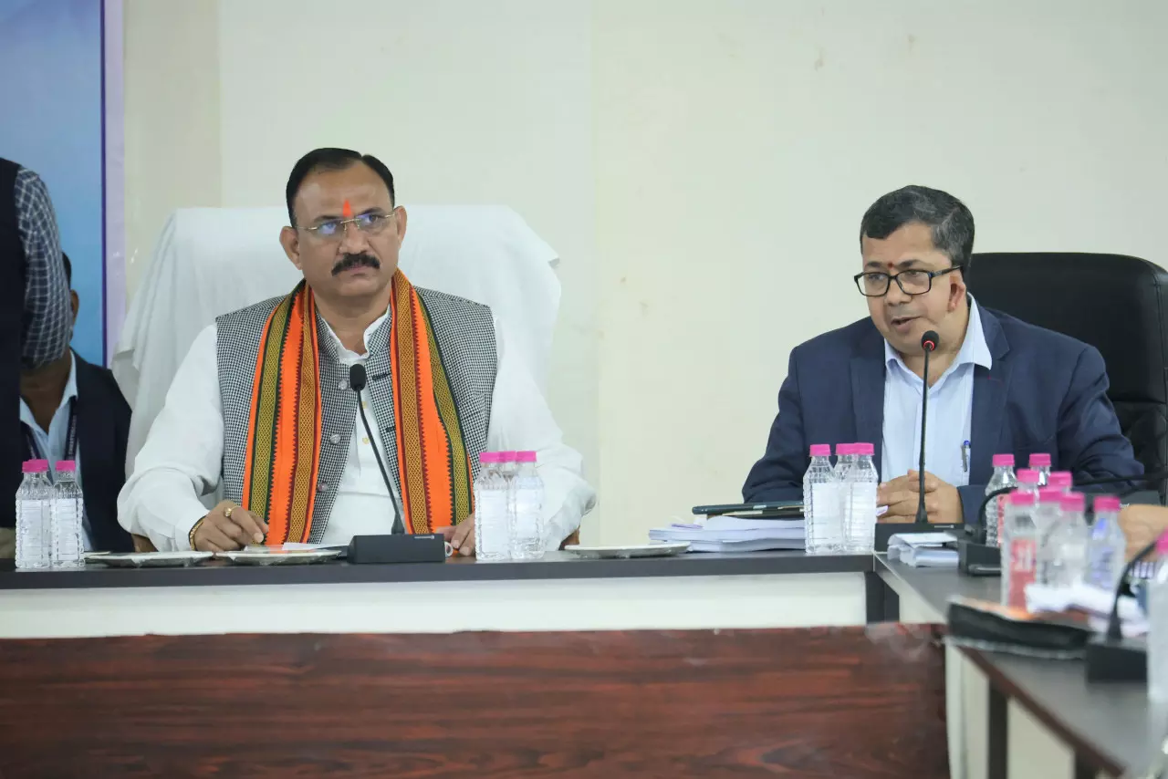 श्याम बिहारी जायसवाल ने स्वास्थ्य सेवाओं को मिशन मोड में मजबूत करने के दिए सख्त निर्देश