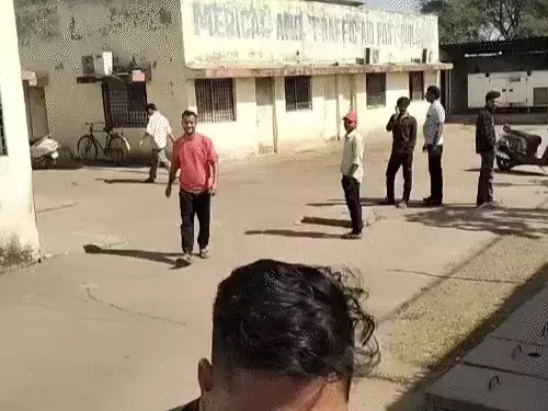 सड़क ठेकेदार के ठिकानों पर आयकर विभाग का अचानक धावा! टोल प्लाजा ऑफिस में मचा हड़कंप